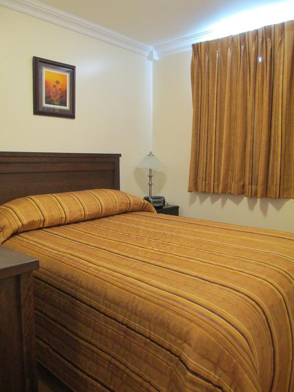 Comerford'S Ocean View Suites Holyrood Номер фото