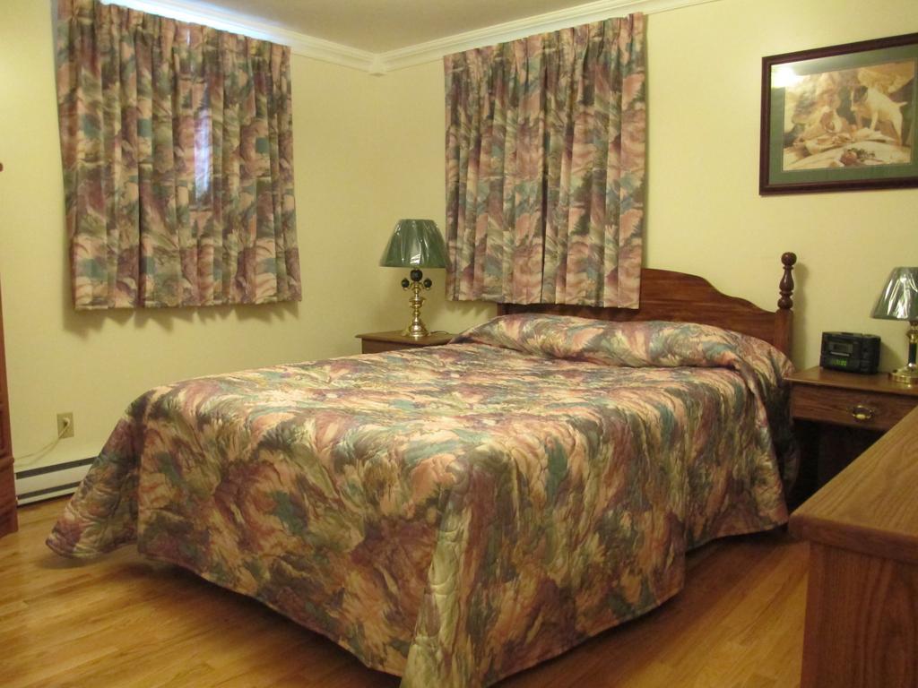 Comerford'S Ocean View Suites Holyrood Экстерьер фото