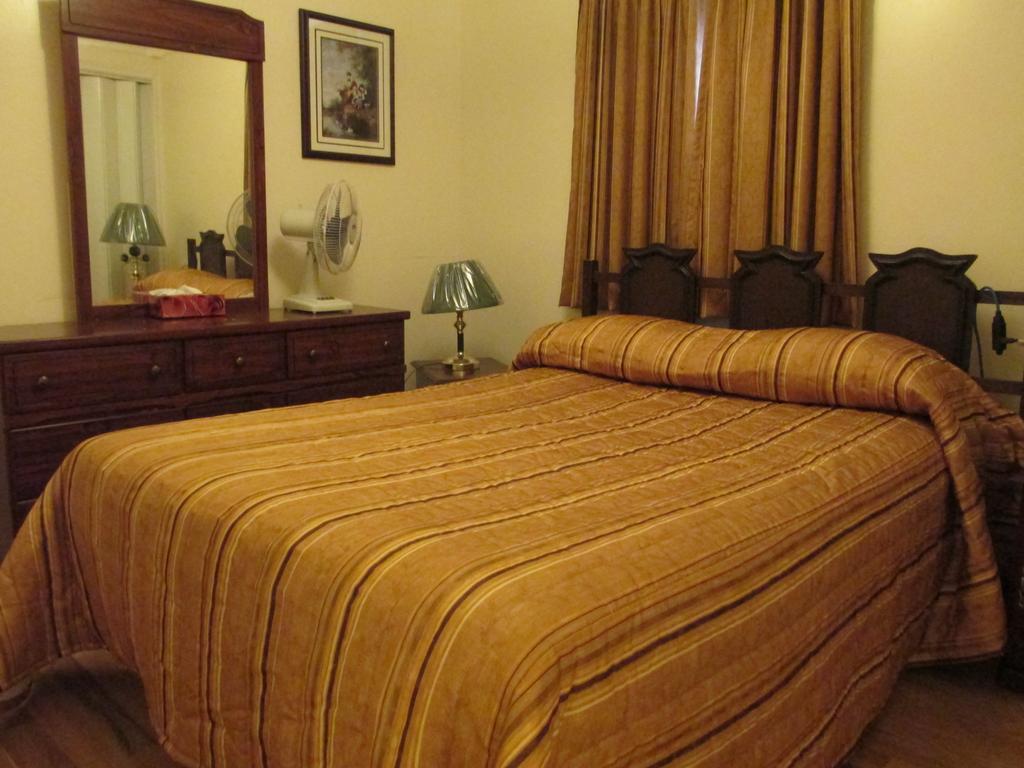 Comerford'S Ocean View Suites Holyrood Экстерьер фото