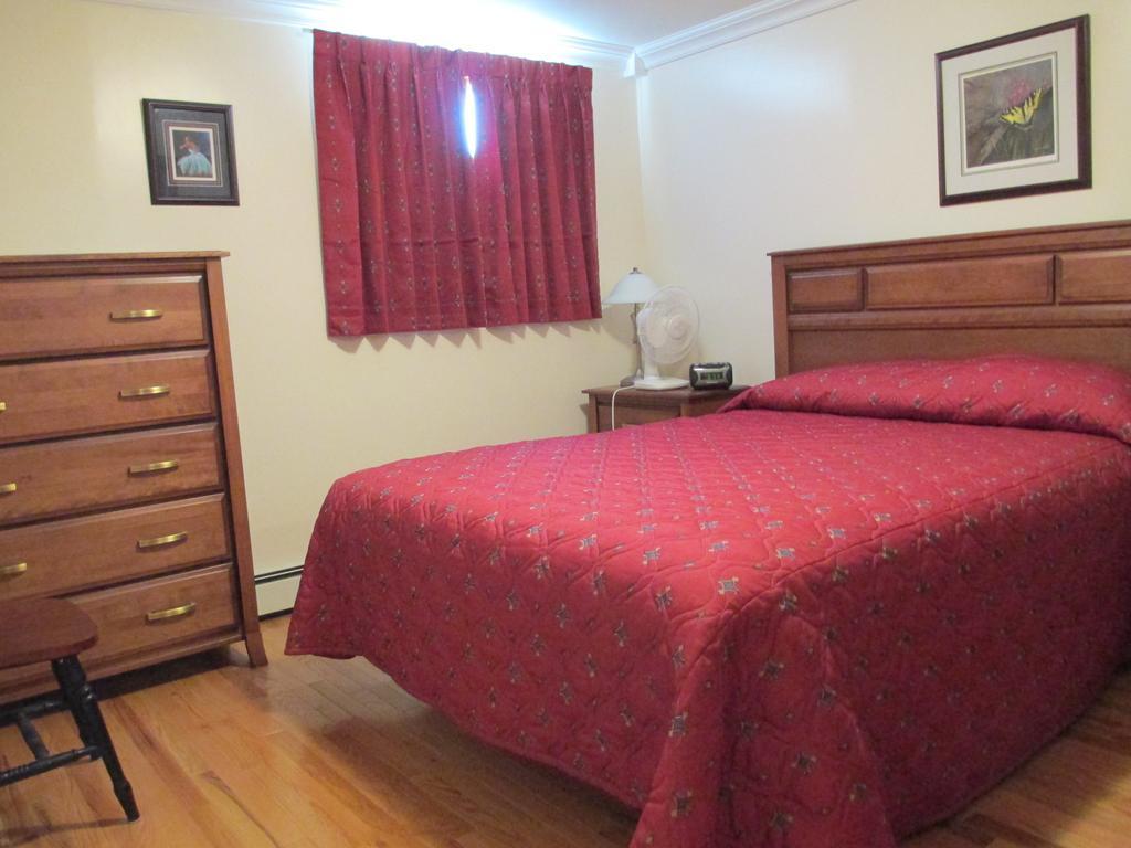Comerford'S Ocean View Suites Holyrood Номер фото