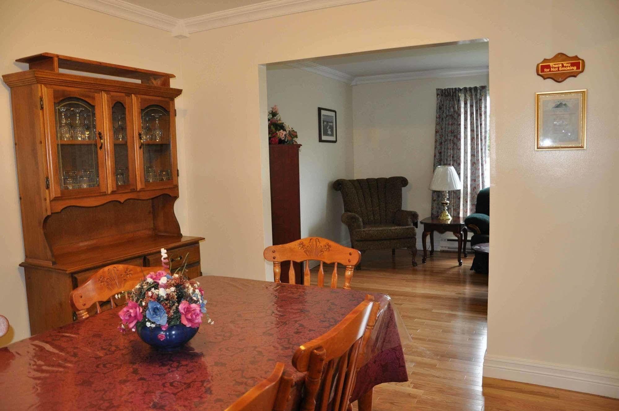 Comerford'S Ocean View Suites Holyrood Экстерьер фото