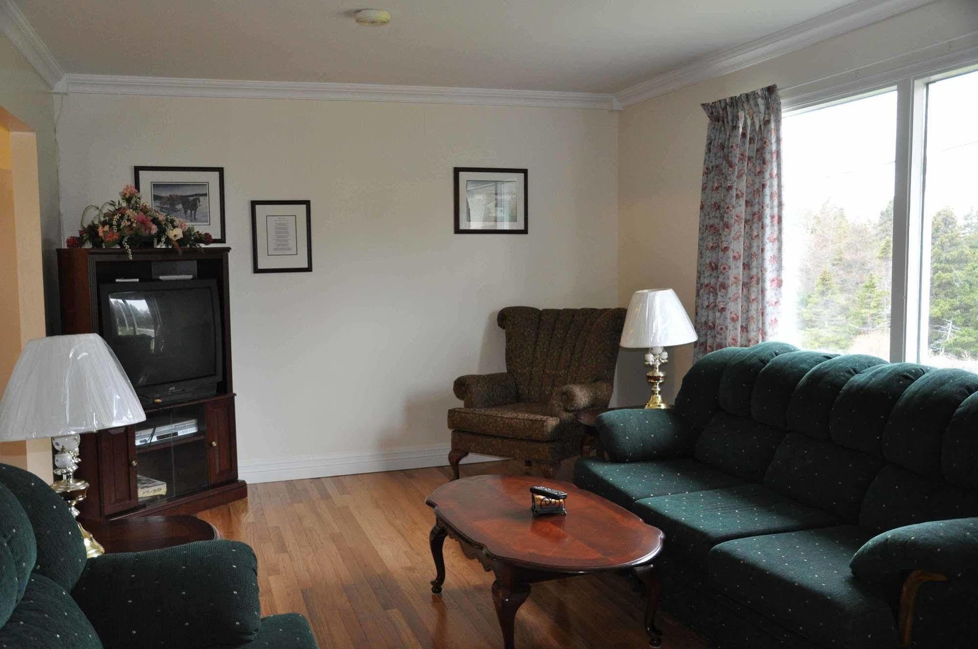 Comerford'S Ocean View Suites Holyrood Экстерьер фото